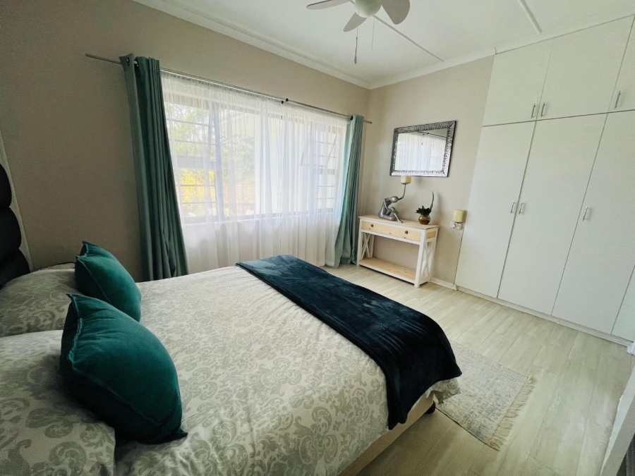 6 Bedroom Property for Sale in Gonubie Eastern Cape